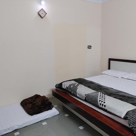 Ramashray Guest House ウッジャイン エクステリア 写真